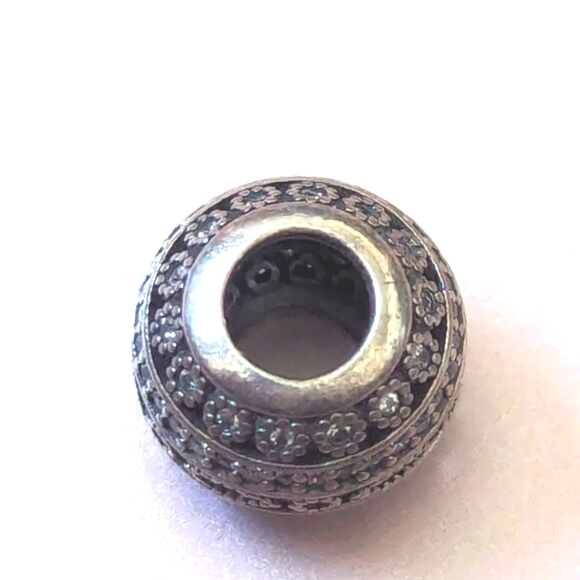 Pandora Glittering Shapes Charm with Clear Zirconia - Picture 4 of 8